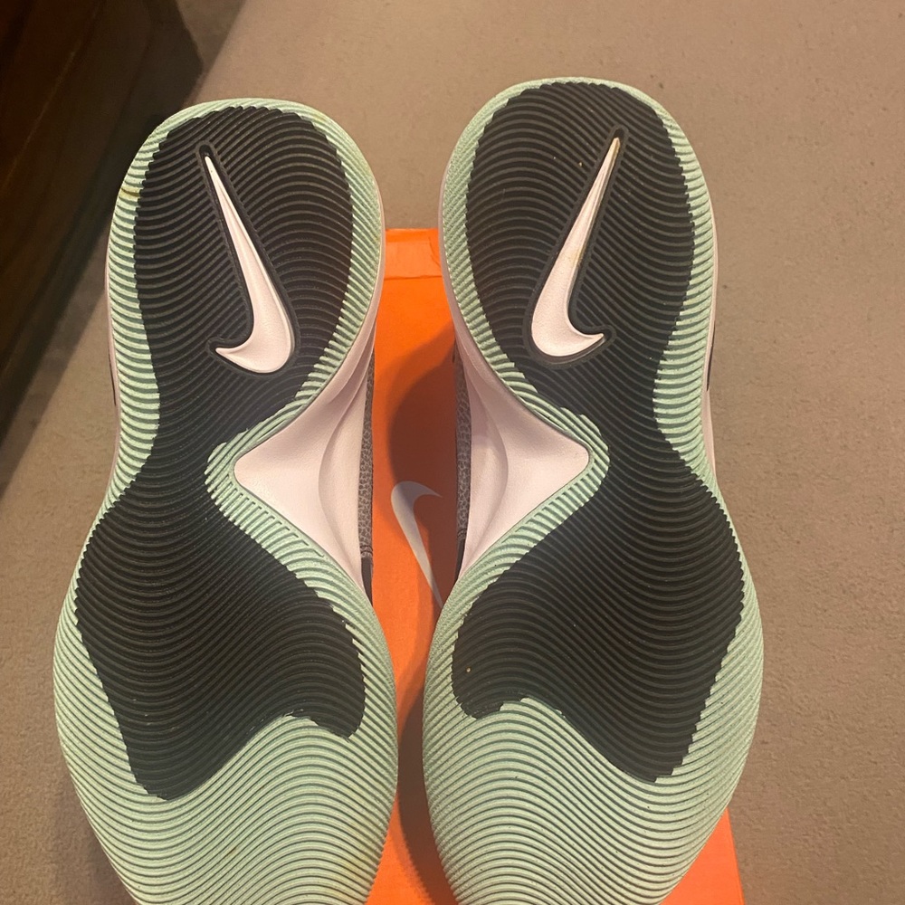 Nike Fly By Mid View 4